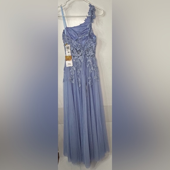 NWT (0) Light Periwinkle Juniors Womens embroidered asymmetrical Evening Dress - Picture 4 of 10